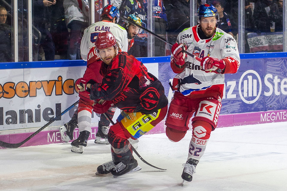 Spielszene Deggendorf gegen Selb.