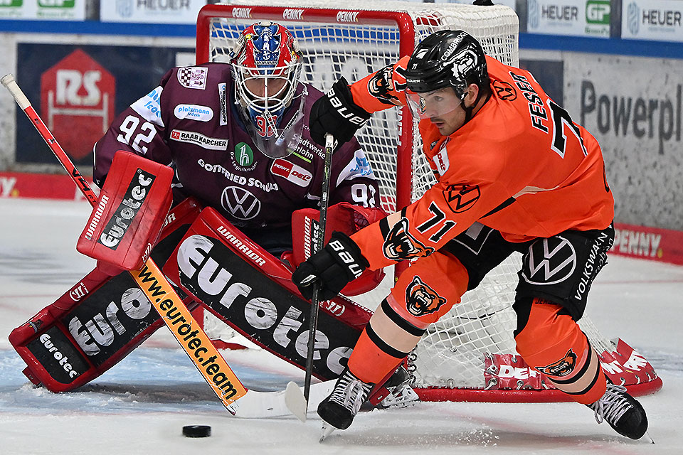 Spielszene Iserlohn gegen Wolfsburg.