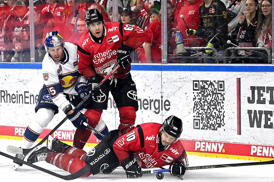 Spielszene Kln gegen Mnchen.