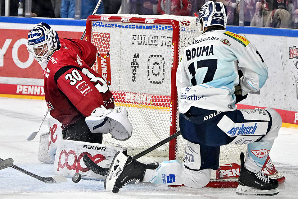 Spielszene Kln gegen Dresden.