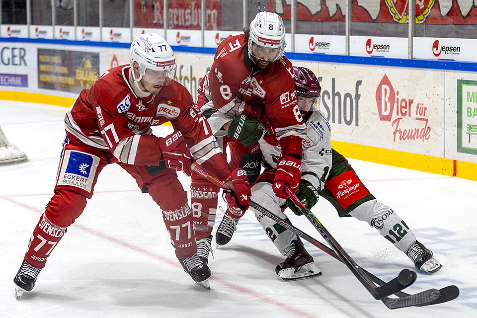 Spielsezene Regensburg gegen Rosenheim.