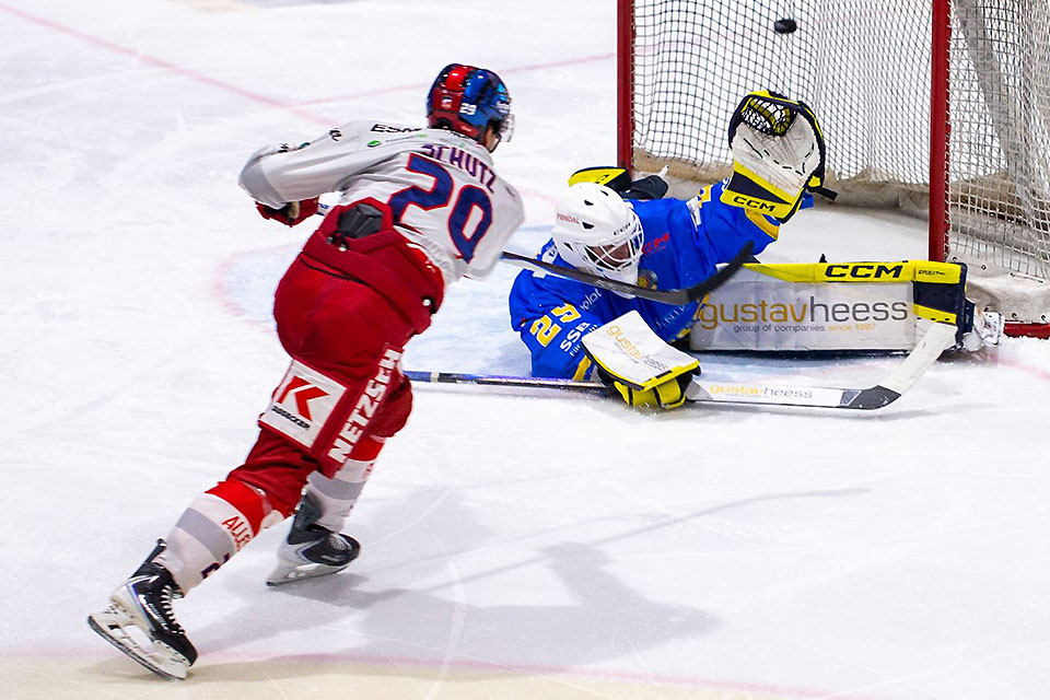 Spielszene Stuttgart gegen Selb.