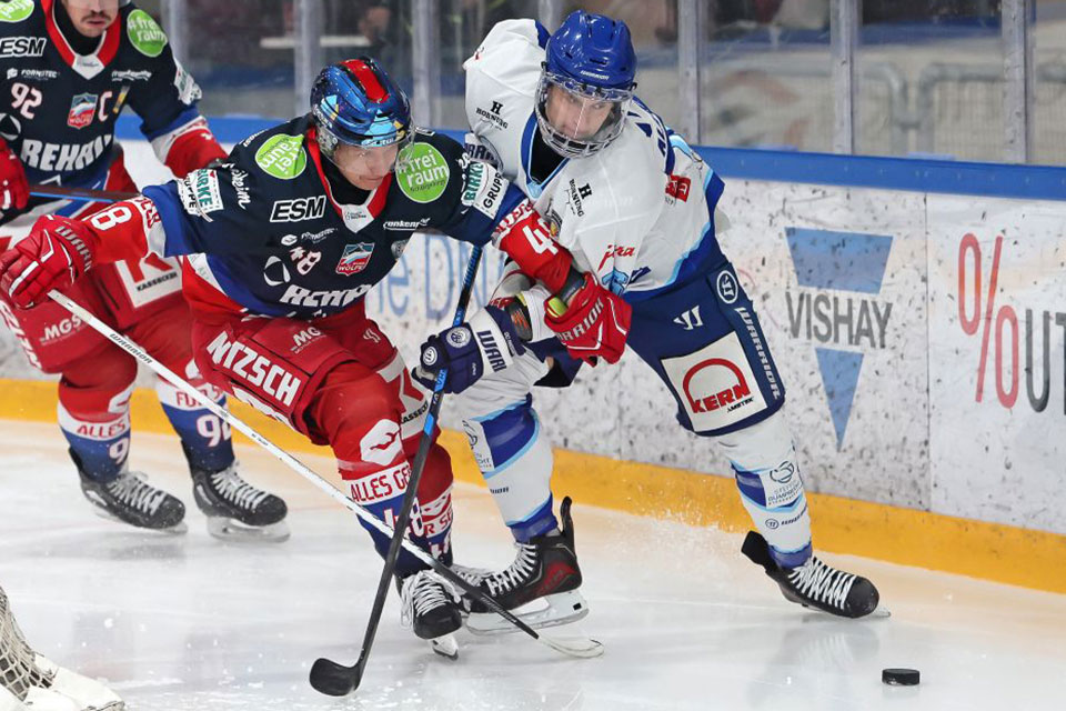 Spielszene Selb gegen Riessersee.