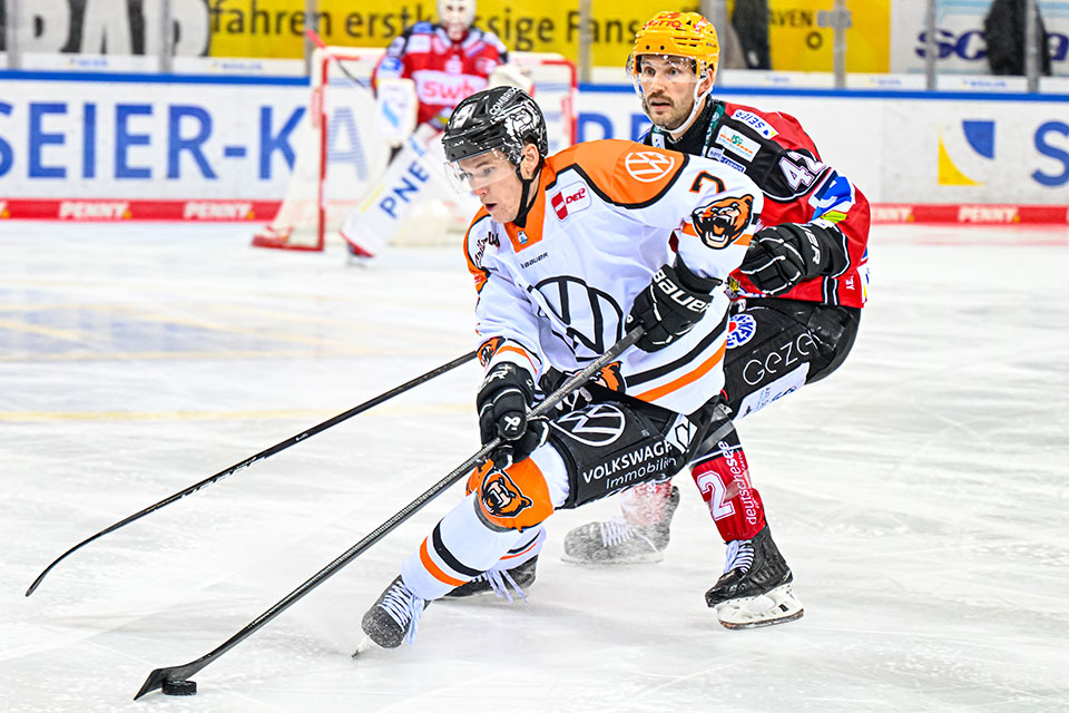 Spielszene Bremerhaven gegen Wolfsburg.