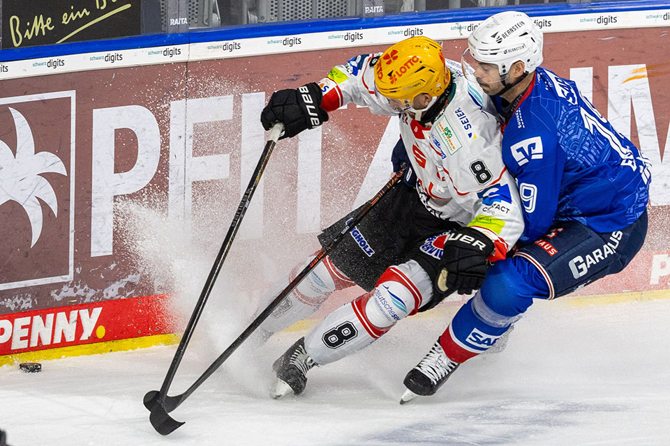 Spielszene Mannheim gegen Bremerhaven.