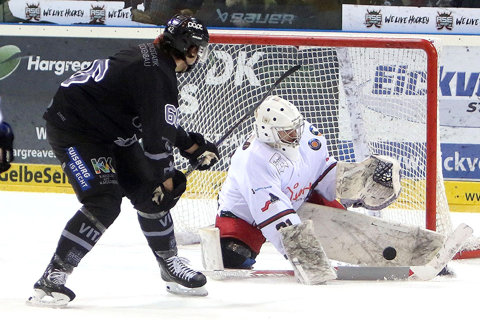 Spielszene Duisburg gegen Herne.