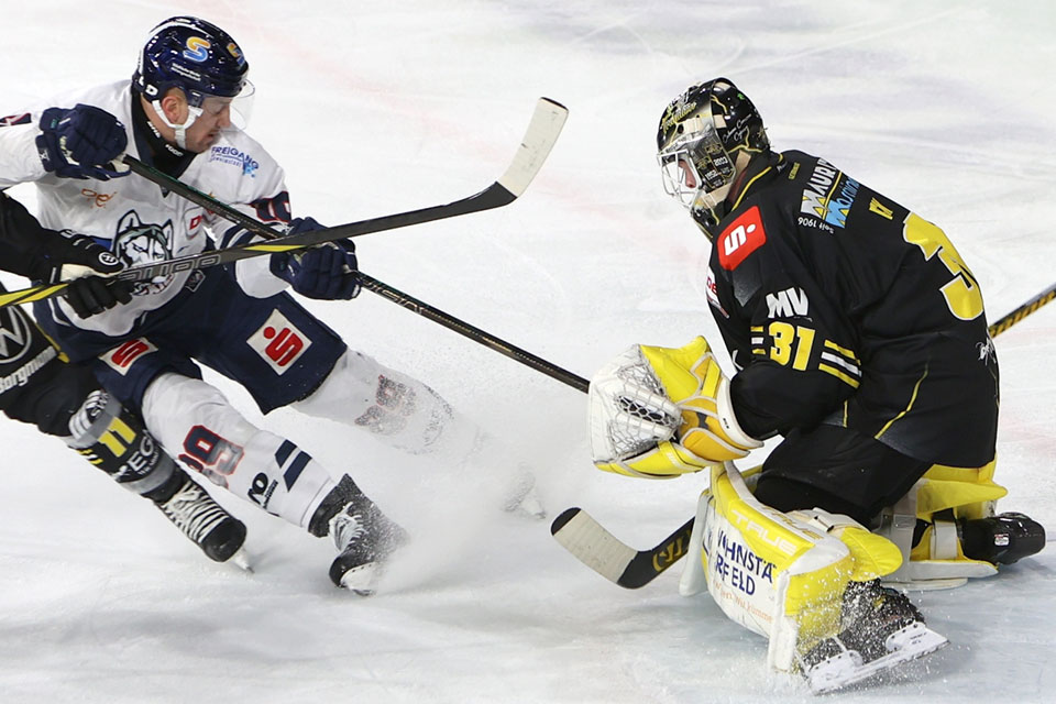 Spielszene Krefeld gegen Kassel.