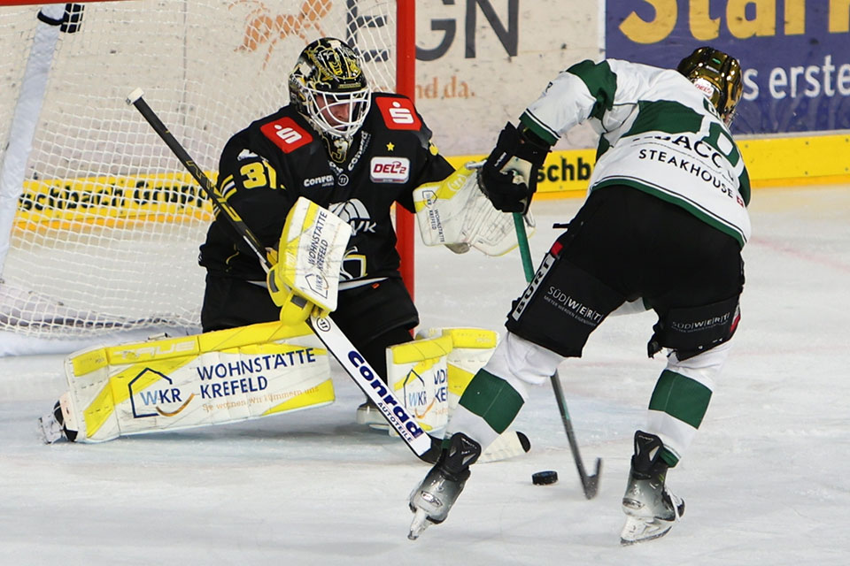 Spielszene Krefeld gegen Bietigheim.