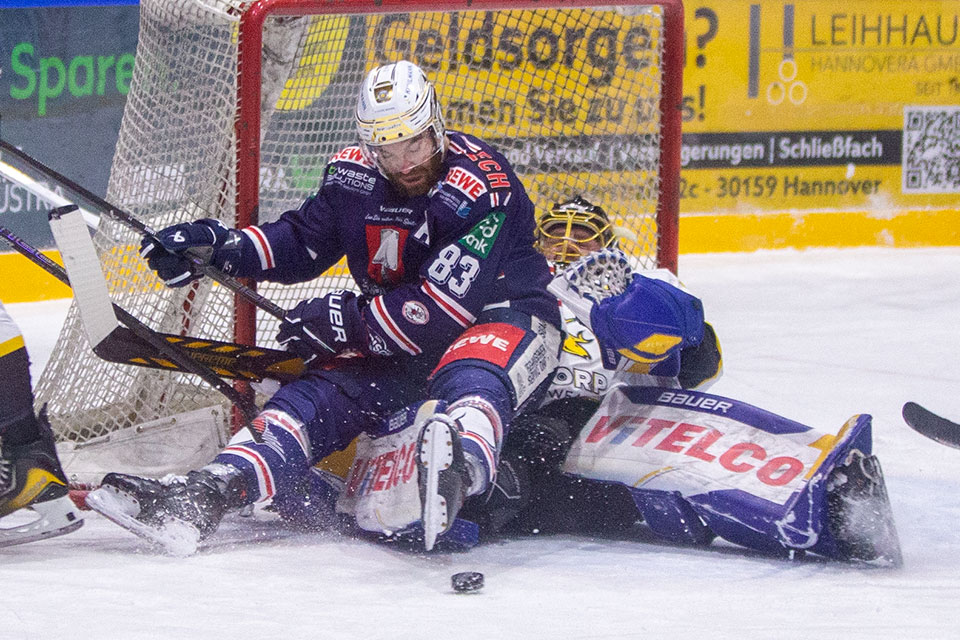 Spielszene Hannover Indians gegen Tilburg Trappers.