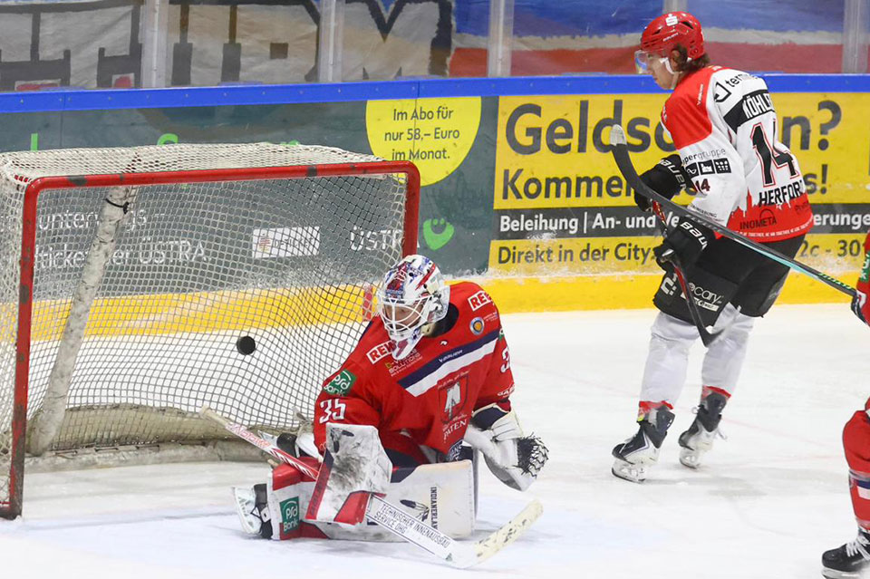 Spielszene Hannover Indians gegen Herford.