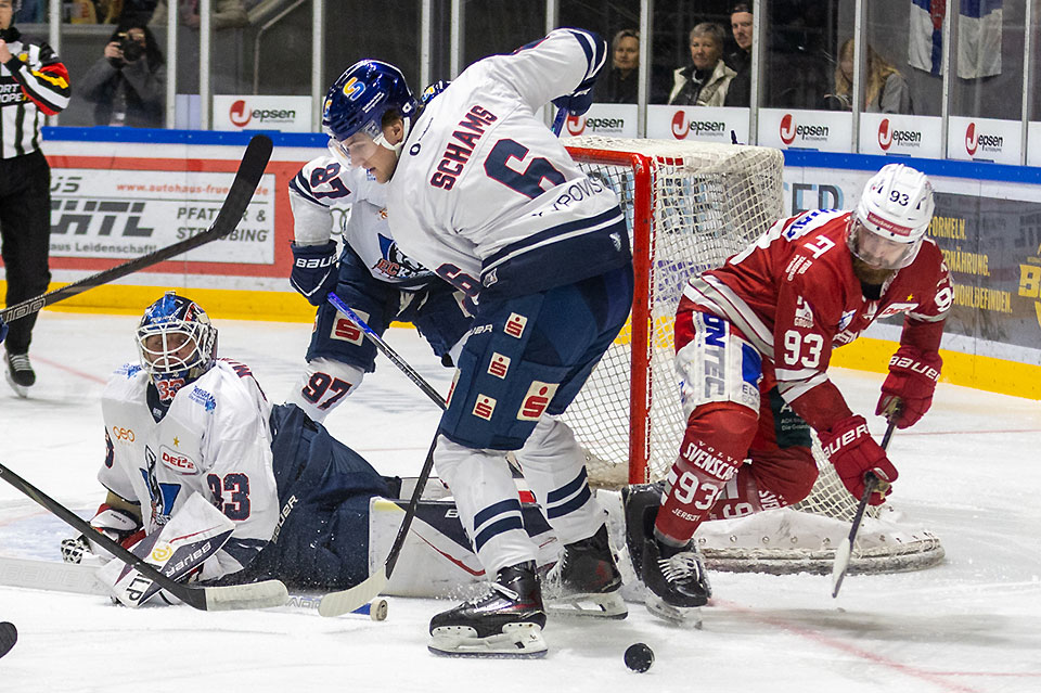 Spielszene Regensburg gegen Kassel.