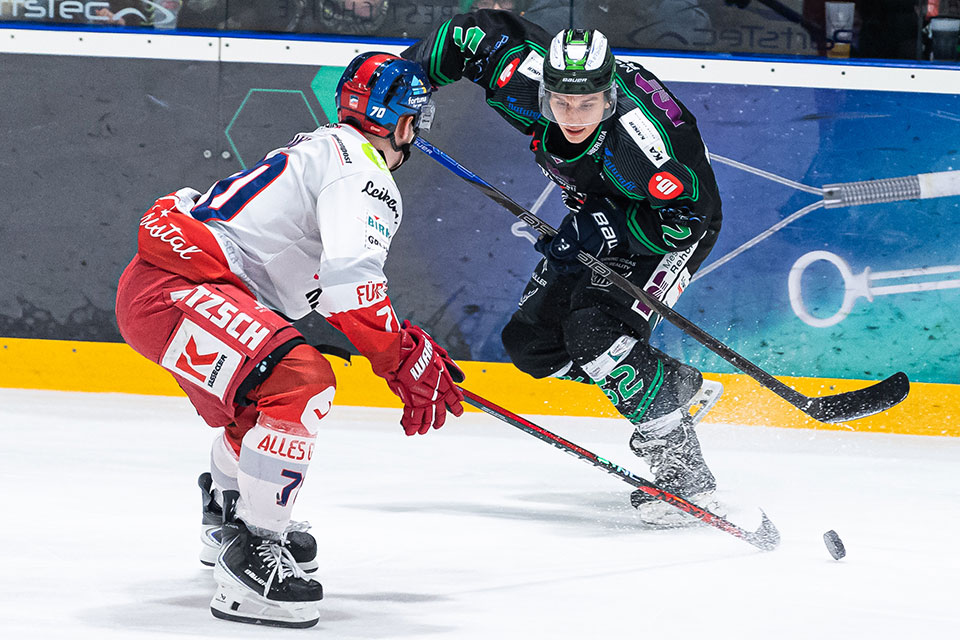 Spielszene H�chstadt gegen Selb.