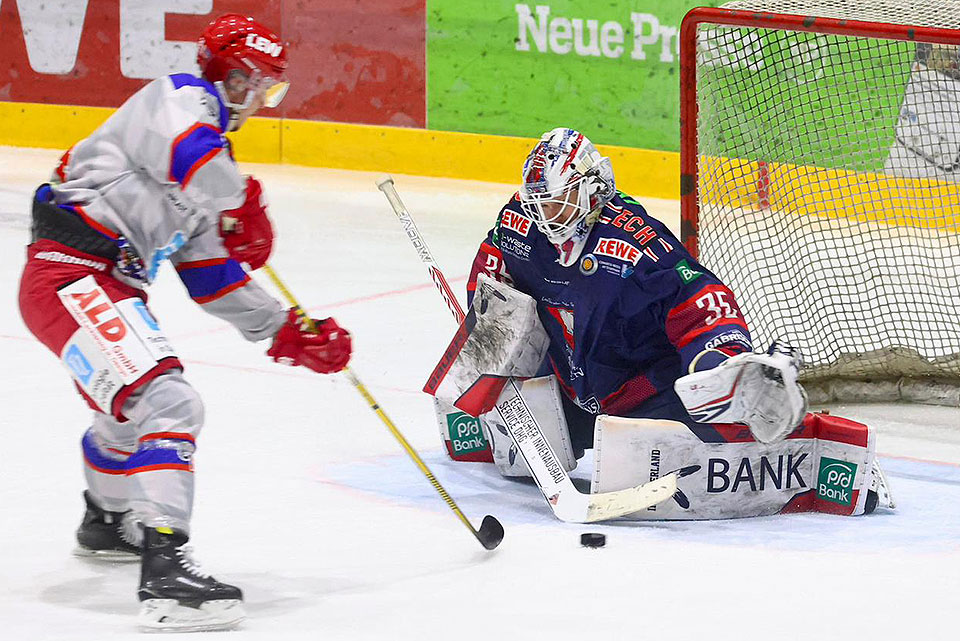 Spielszene Hannover Indians gegen Peiting.