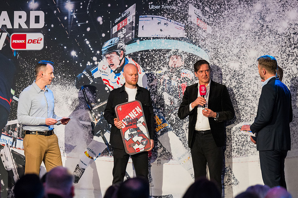 Janne Juvonen (2. von links) ist Spieler des Jahres in der DEL.