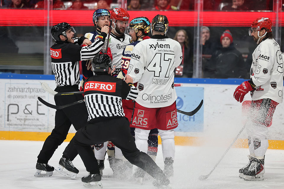 Spielszene Selber W�lfe gegen Hannover Scorpions.