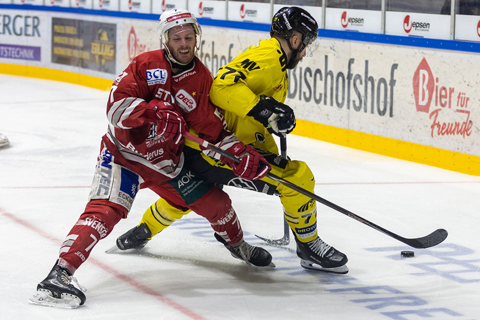 Spielszene Regensburg gegen Krefeld.