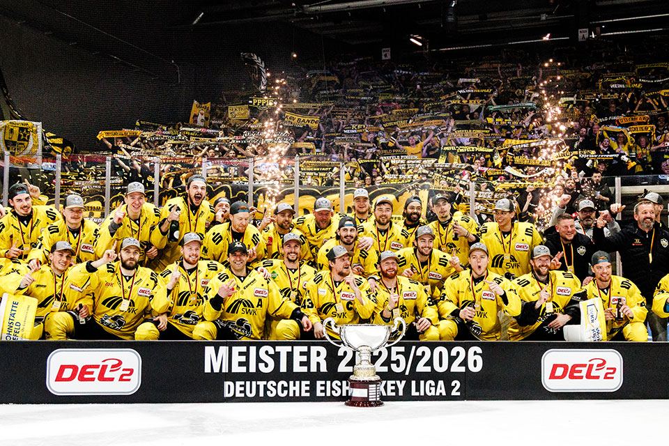 Krefeld feiert die Meisterschaft nach dem Spiel in Kassel.