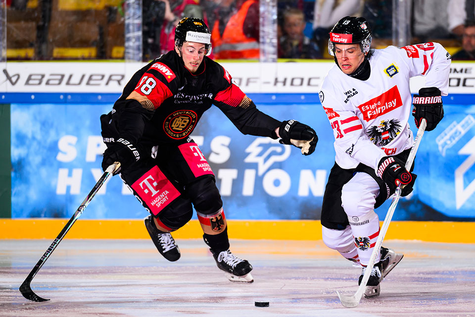 Philipp Preto von Team Deutschland und Devin Steffler von Team �sterreich.