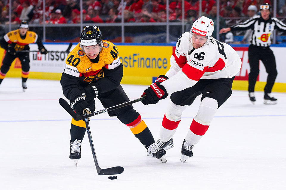 Alexander Ehl von Team Deutschland und Janis Moser von Team Schweiz im Zweikampf.