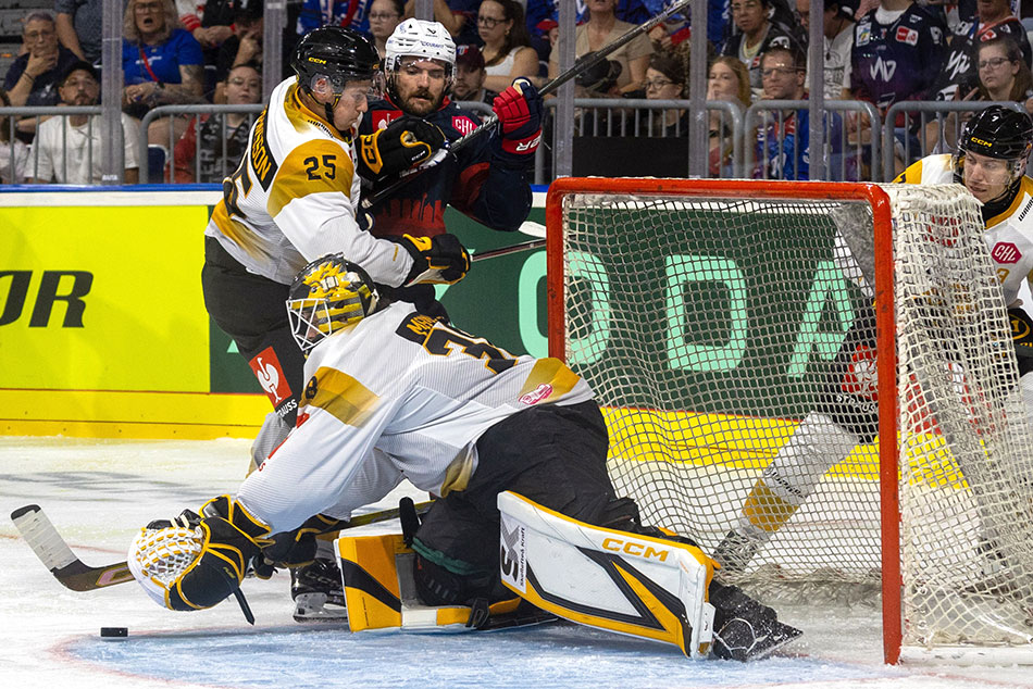 Spielszene Mannheim gegen Skelleftea.