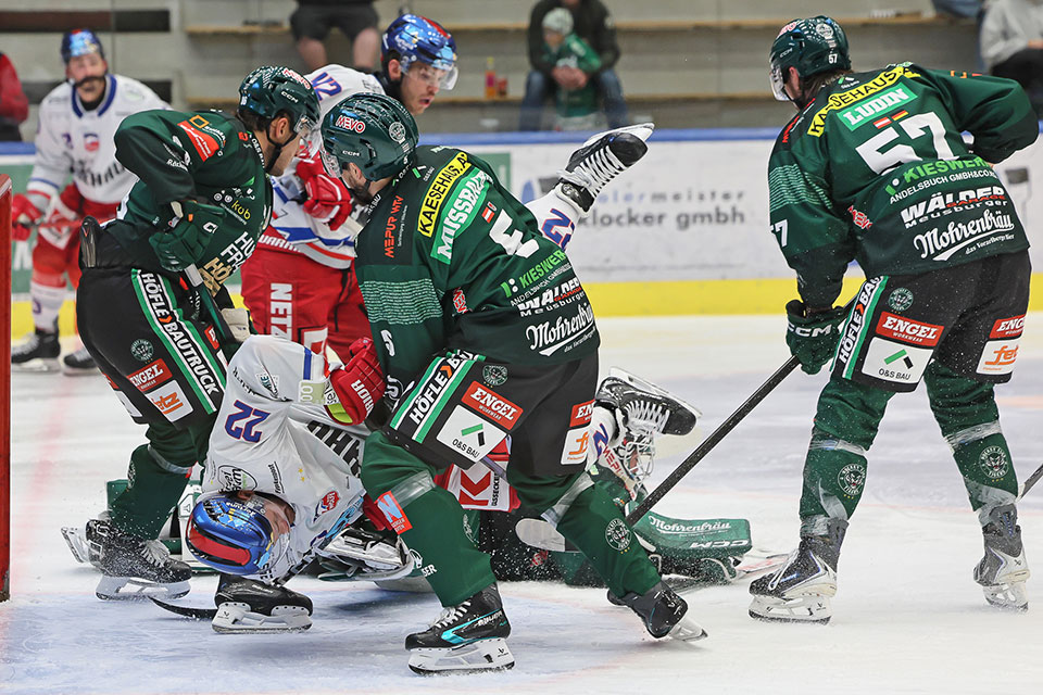 Spielszene HC Tigers gegen Selb.